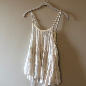 URBAN OUTFITTERS flounce white top